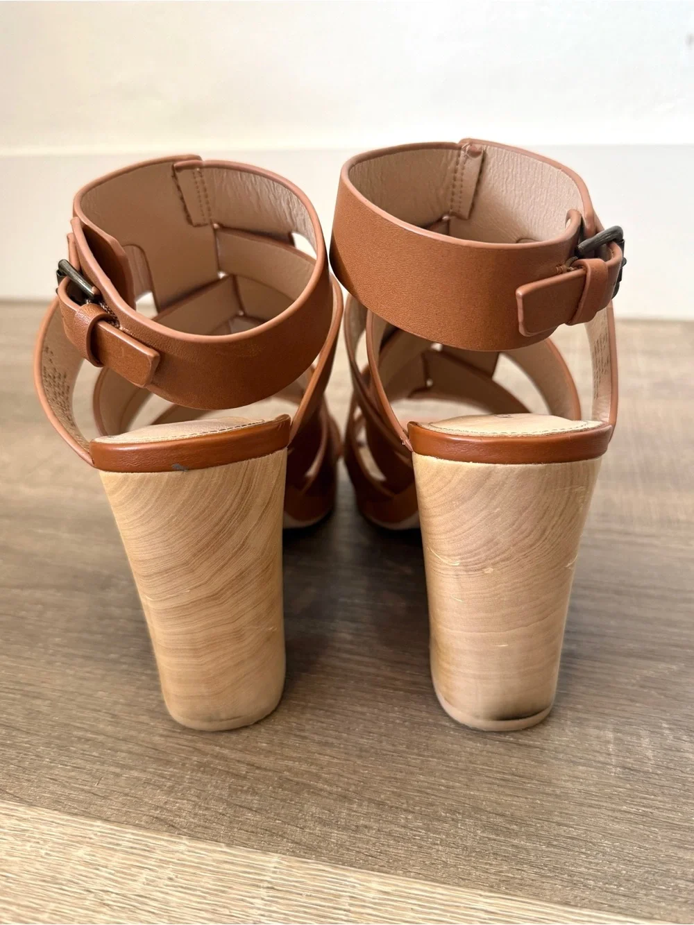 Kelsi Dagger Brooklyn Size 8 Honey Burnished Leather Gladiator Block Heel Sandal